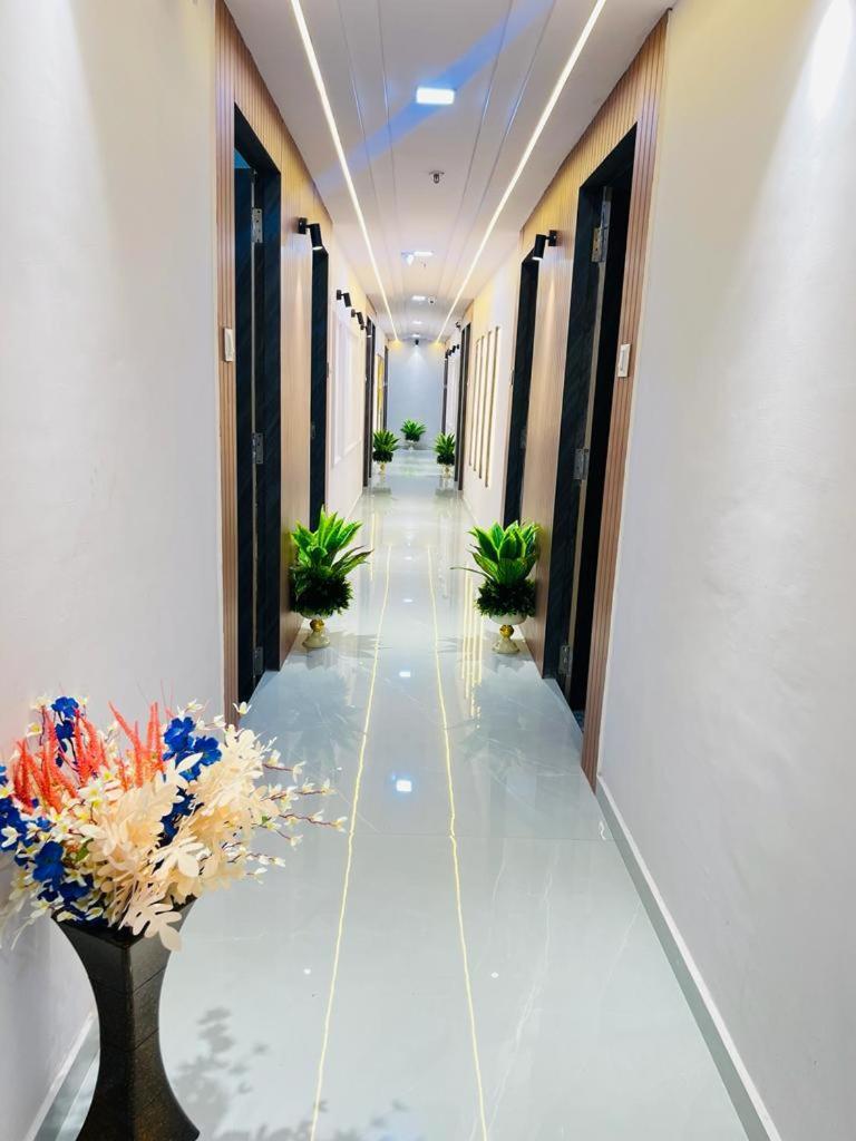 Hotel Star Galaxy Surate Exterior foto